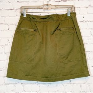 J.O.A Los Angeles green mini skirt pockets